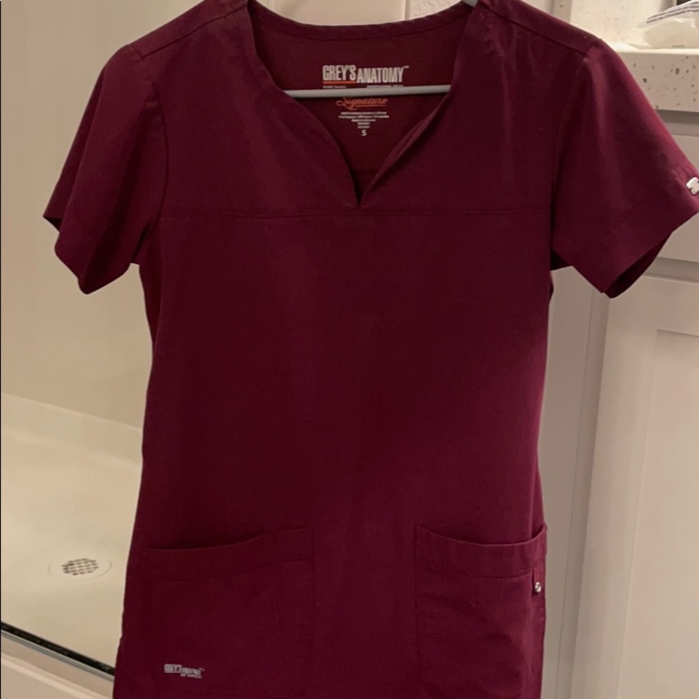 Scrub top - Picture 1 of 2